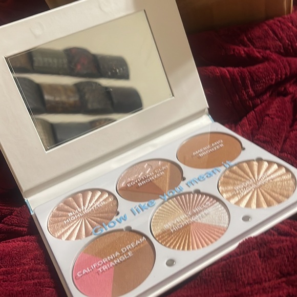 BRAND NEW! NEVER USED! OFRA ON THE GLOW Highlighting and Bronzing Palette! - Picture 3 of 4
